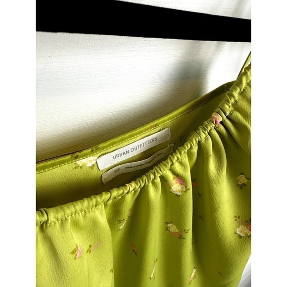 Pre-Loved Urban Outfitters flowy, silky, tie strap crop top S - Picture 2 of 5